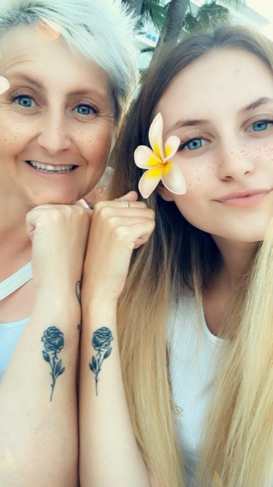 Best Friend Lip Tattoos - best tattoo ideas